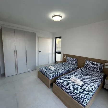 Sky High Getaway דירה Saint Julian's